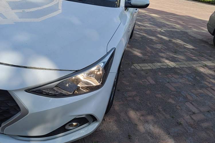 Used Hyundai Celesta 2017 1.6L Automatic Enjoyment Version GLS Left Front Headlight