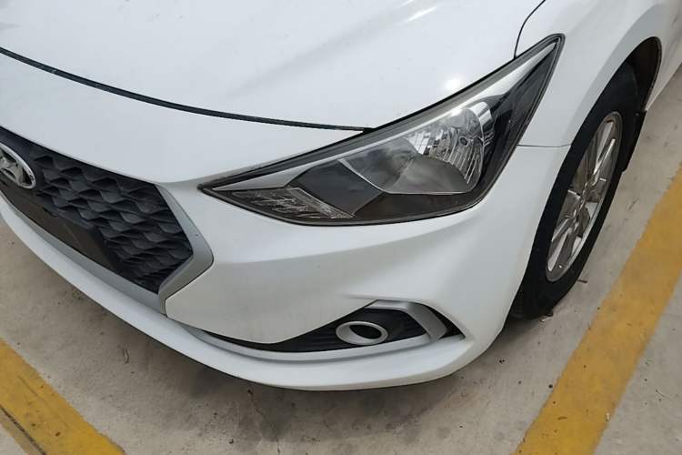Used Hyundai Celesta 2017 1.6L Manual Enjoyment Edition GLS Left Front Headlight