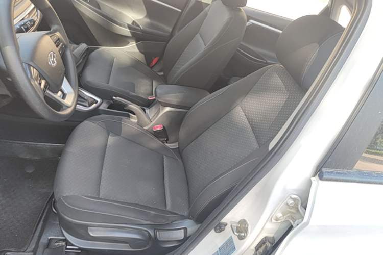 Used Hyundai Celesta 2017 1.6L Automatic Enjoyment Version GLS Left Front Seat