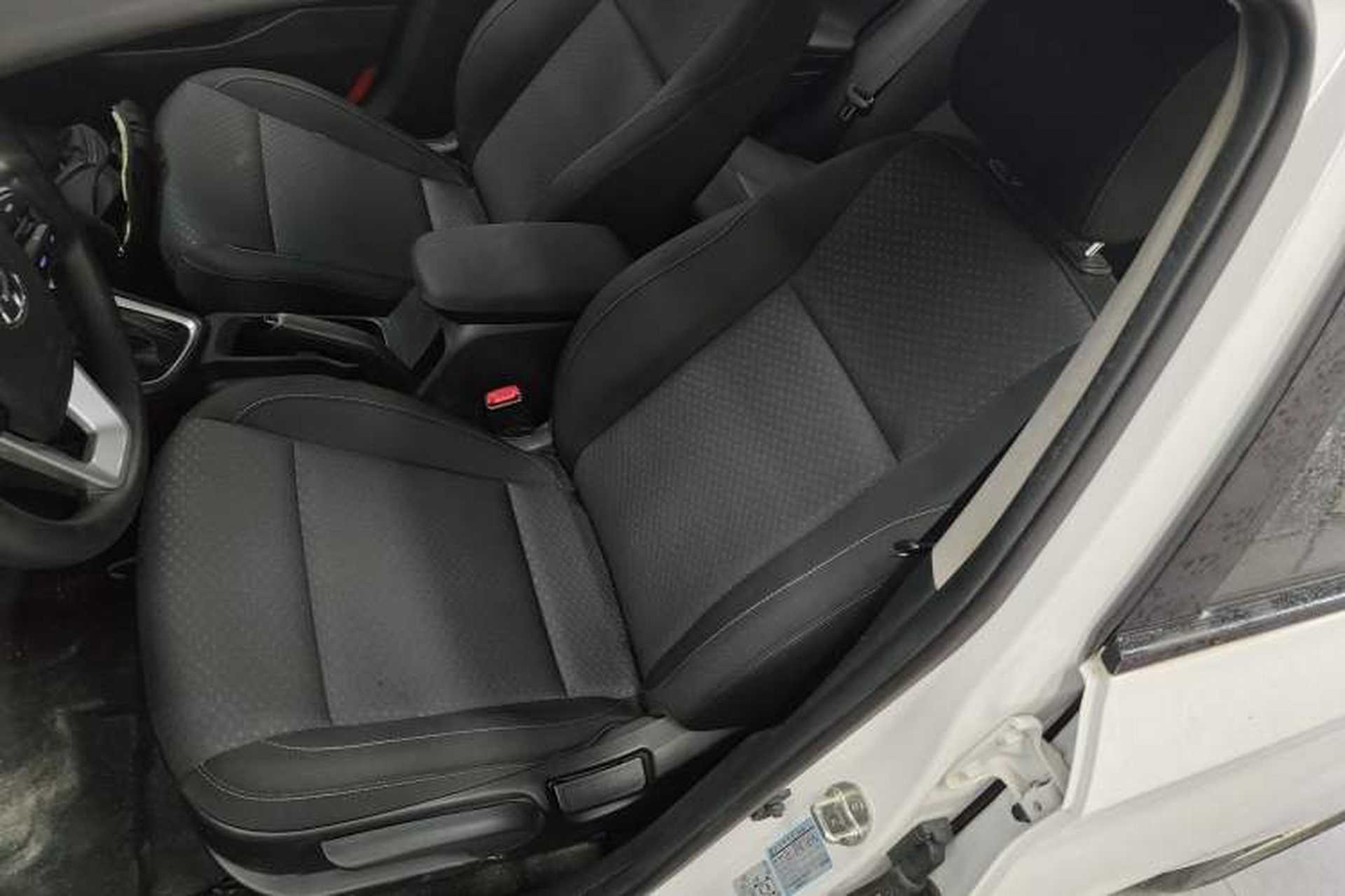 Used Hyundai Celesta 2017 1.6L Automatic Enjoyment Version GLS Left Front Seat