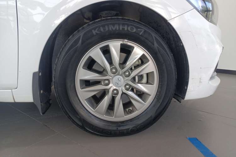 Used Hyundai Celesta 2017 1.6L Manual Enjoyment Edition GLS Left Front Wheel Hub