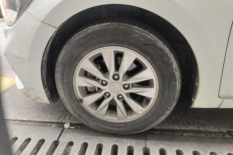 Used Hyundai Celesta 2017 1.6L Automatic Enjoyment Version GLS Left Front Wheel Hub