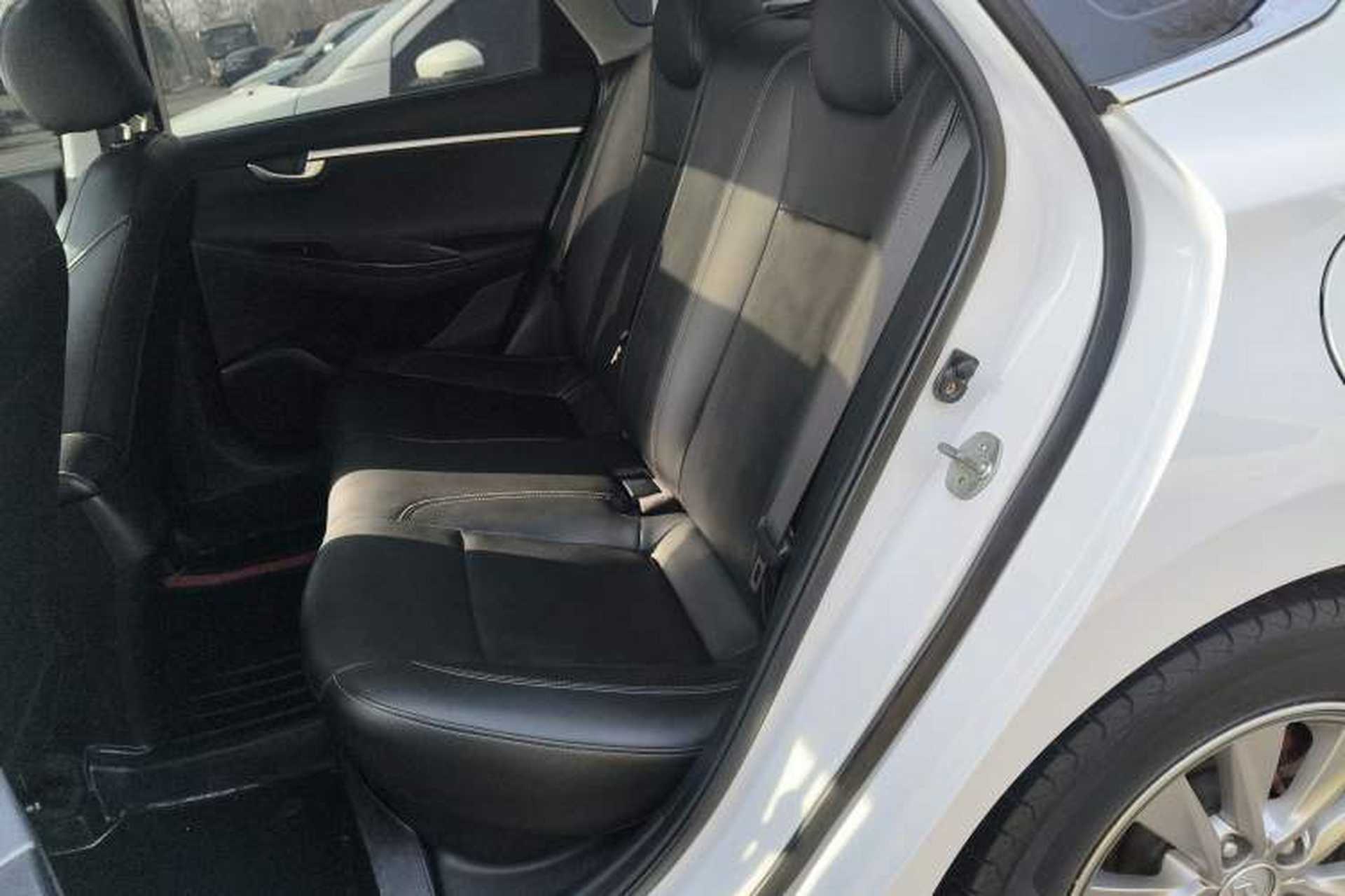 Used Hyundai Celesta 2017 1.6L Automatic Enjoyment Version GLS Left Rear Seat