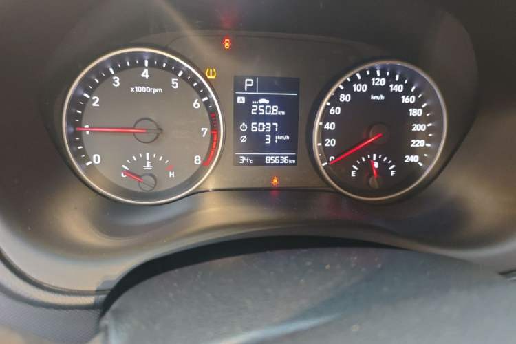 Used Hyundai Celesta 2017 1.6L Automatic Enjoyment Version GLS Odometer Close Up