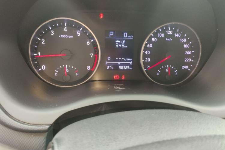 Used Hyundai Celesta 2017 1.6L Automatic Enjoyment Version GLS Odometer Close Up