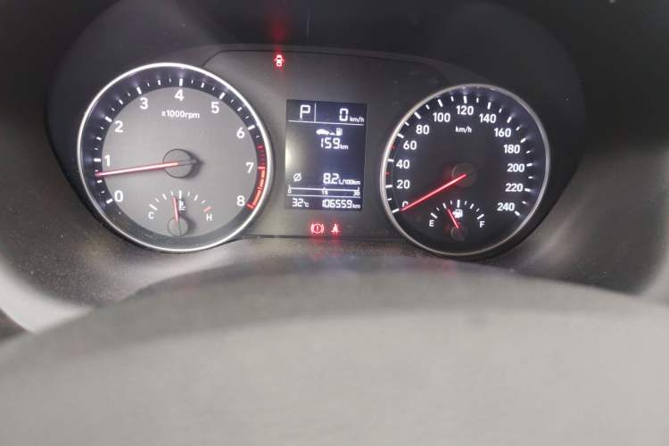 Used Hyundai Celesta 2017 1.6L Automatic Enjoyment Version GLS Odometer Close Up
