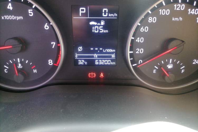 Used Hyundai Celesta 2017 1.6L Automatic Enjoyment Version GLS Odometer Close Up