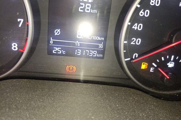 Used Hyundai Celesta 2017 1.6L Manual Enjoyment Edition GLS Odometer Close Up