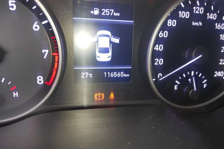 Used Hyundai Celesta 2017 1.6L Manual Joyful Edition DLX Odometer Close Up