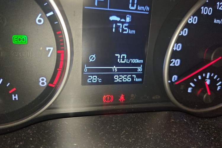 Used Hyundai Celesta 2017 1.6L Automatic Enjoyment Version GLS Odometer Close Up