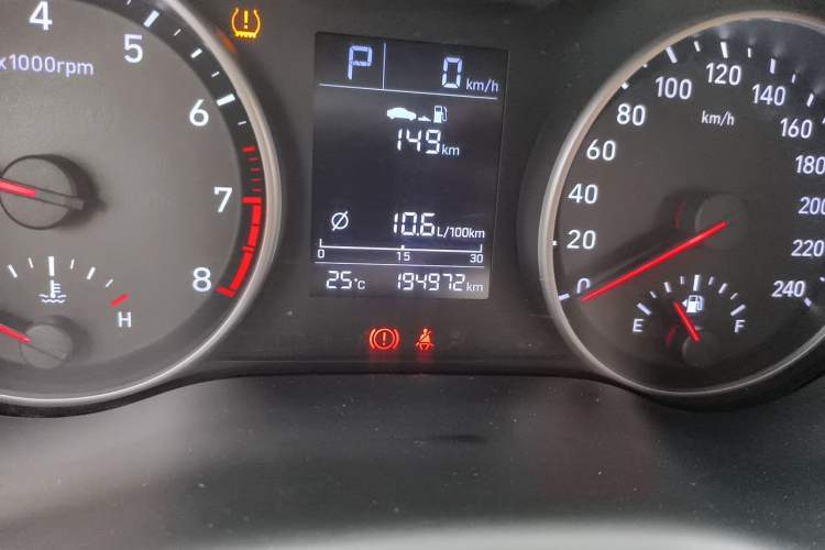 Used Hyundai Celesta 2017 1.6L Automatic Enjoyment Version GLS Odometer Close Up