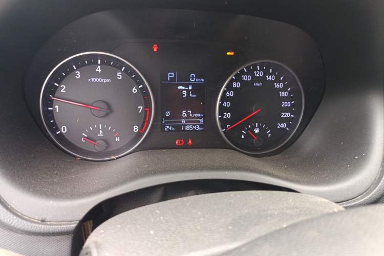 Used Hyundai Celesta 2017 1.6L Automatic Enjoyment Version GLS Odometer Close Up