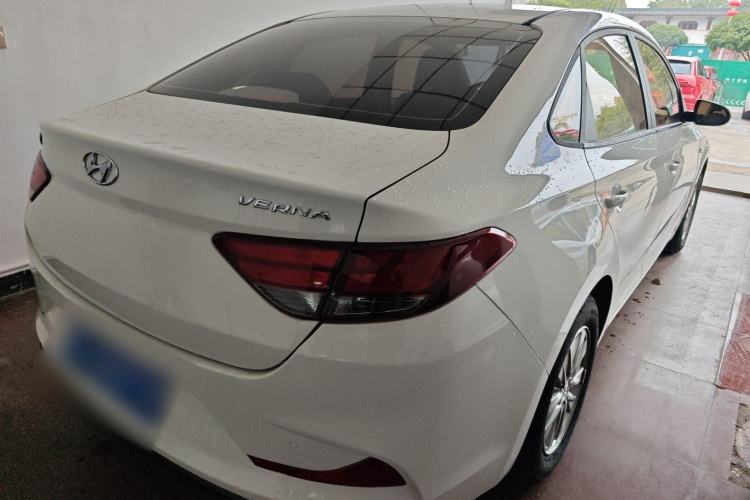 Used Hyundai Celesta 2017 1.6L Manual Enjoyment Edition GLS Rear Right 45 Deg