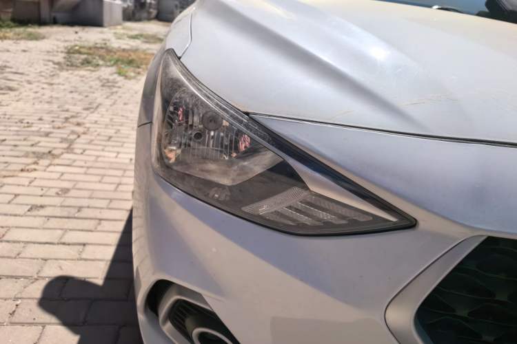 Used Hyundai Celesta 2017 1.6L Manual GL Delight Edition Right Front Headlight