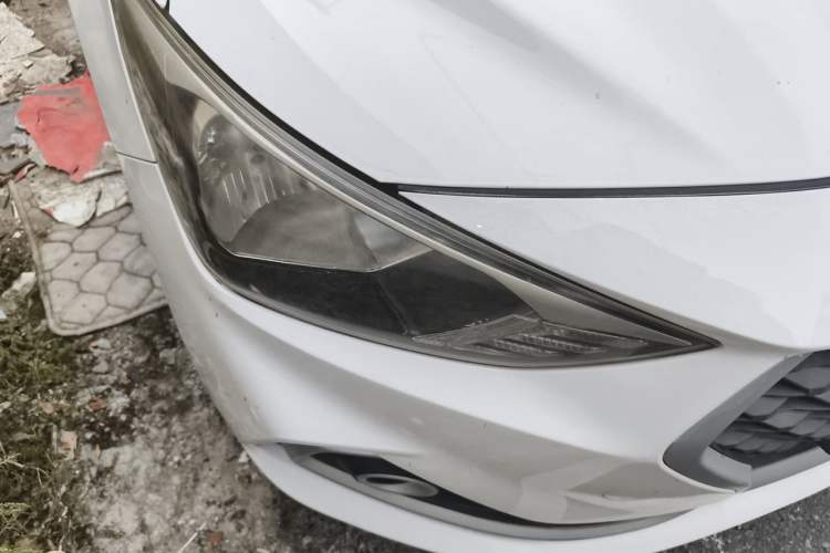 Used Hyundai Celesta 2017 1.6L Manual Enjoyment Edition GLS Right Front Headlight