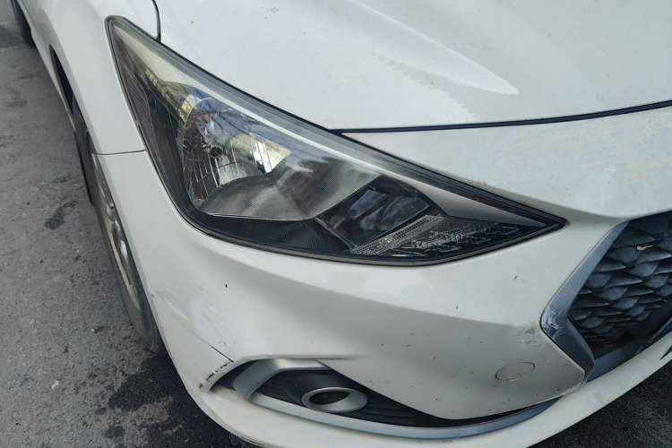 Used Hyundai Celesta 2017 1.6L Manual Enjoyment Edition GLS Right Front Headlight