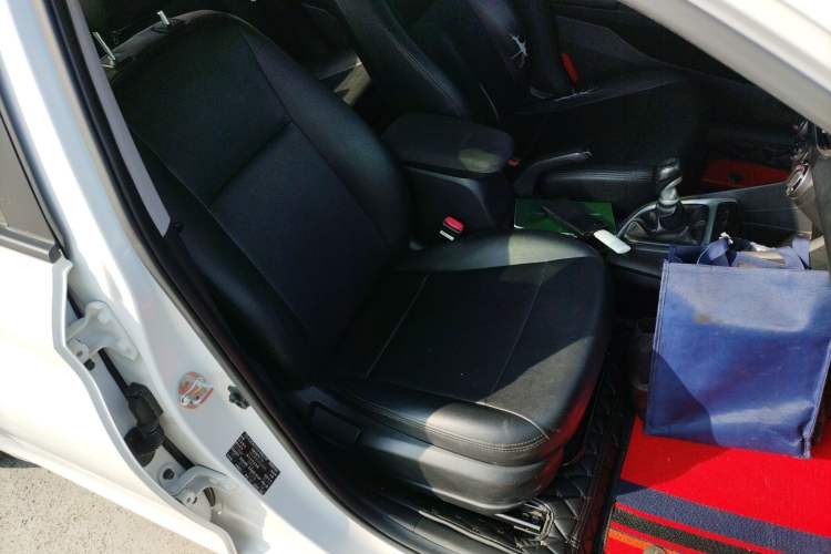 Used Hyundai Celesta 2017 1.6L Manual GL Delight Edition Right Front Seat