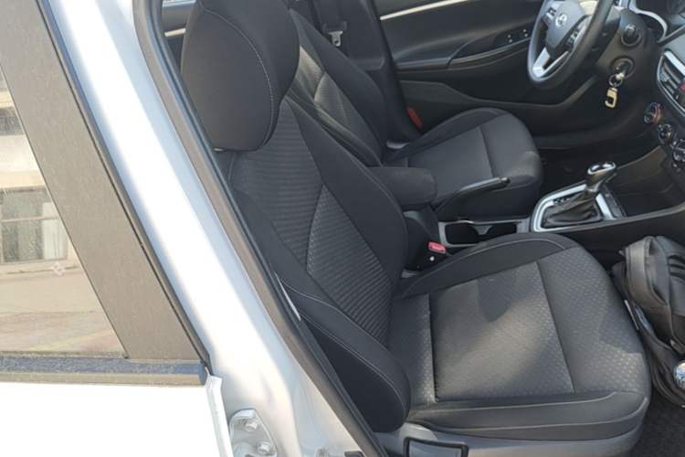 Used Hyundai Celesta 2017 1.6L Automatic Enjoyment Version GLS Right Front Seat