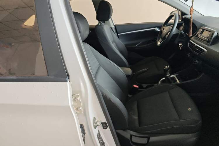 Used Hyundai Celesta 2017 1.6L Manual Enjoyment Edition GLS Right Front Seat