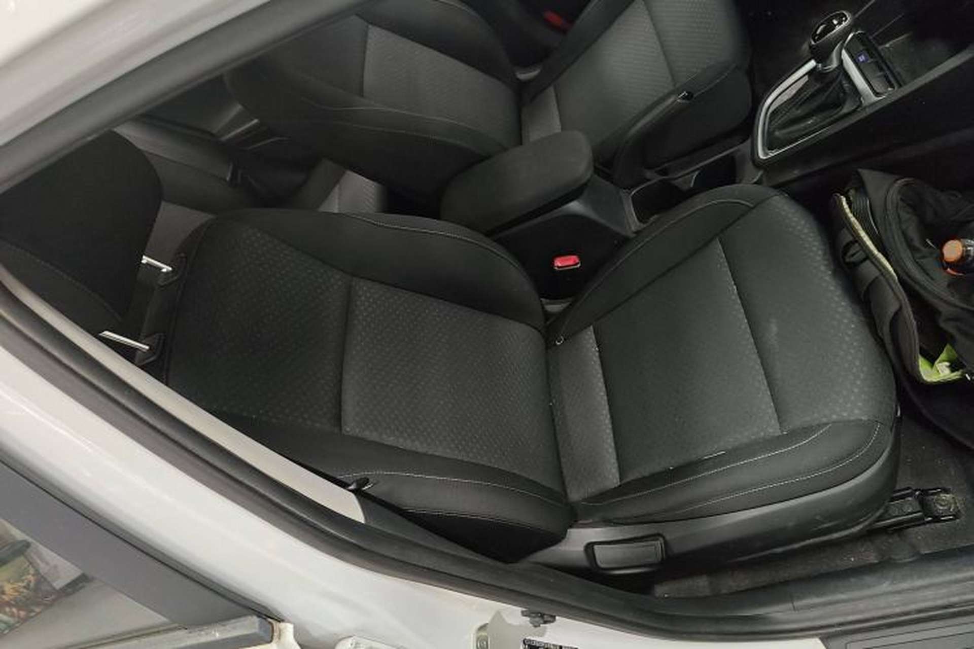 Used Hyundai Celesta 2017 1.6L Automatic Enjoyment Version GLS Right Front Seat