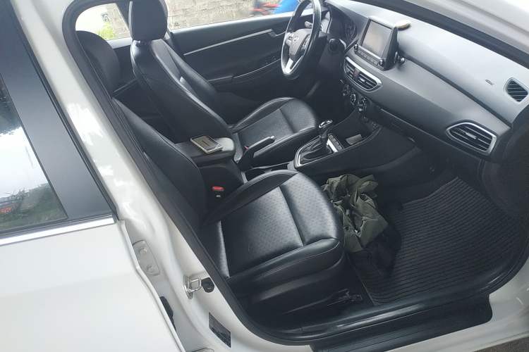 Used Hyundai Celesta 2017 1.6L Automatic Yueshin Edition DLX Right Front Seat