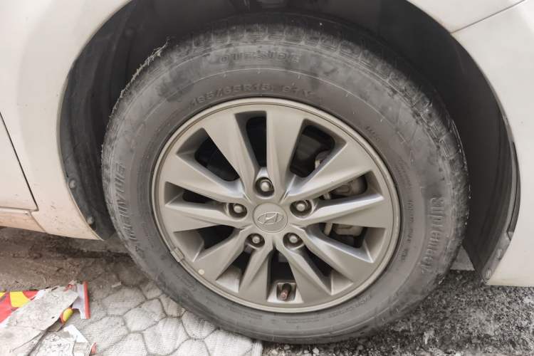 Used Hyundai Celesta 2017 1.6L Manual Enjoyment Edition GLS Right Front Wheel Hub