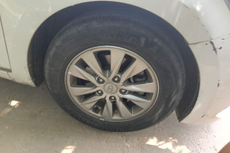 Used Hyundai Celesta 2017 1.6L Automatic Enjoyment Version GLS Right Front Wheel Hub