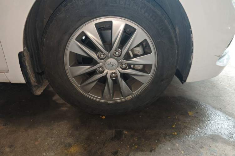 Used Hyundai Celesta 2017 1.6L Automatic Enjoyment Version GLS Right Front Wheel Hub