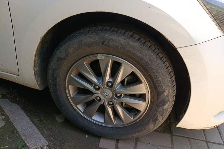 Used Hyundai Celesta 2017 1.6L Manual Enjoyment Edition GLS Right Front Wheel Hub