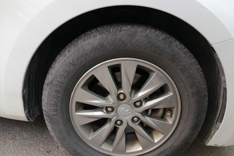 Used Hyundai Celesta 2017 1.6L Automatic Enjoyment Version GLS Right Front Wheel Hub