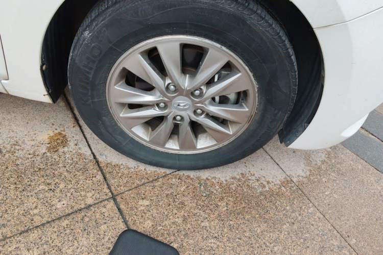 Used Hyundai Celesta 2017 1.6L Automatic Enjoyment Version GLS Right Front Wheel Hub