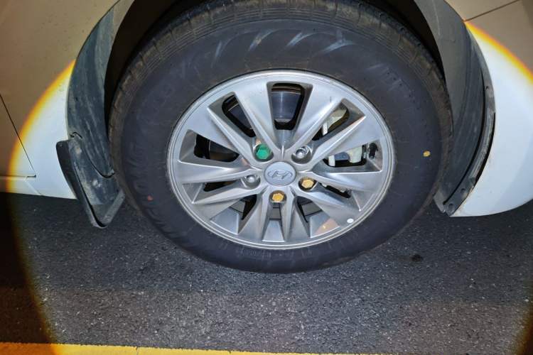 Used Hyundai Celesta 2017 1.6L Automatic Enjoyment Version GLS Right Front Wheel Hub
