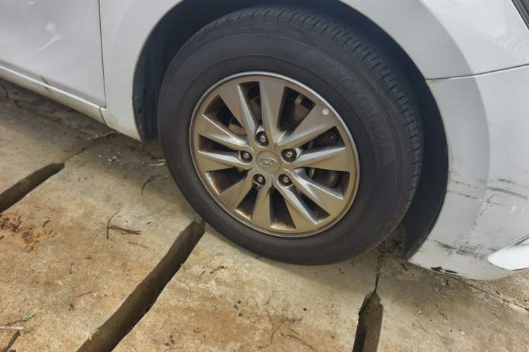 Used Hyundai Celesta 2017 1.6L Automatic Enjoyment Version GLS Right Front Wheel Hub