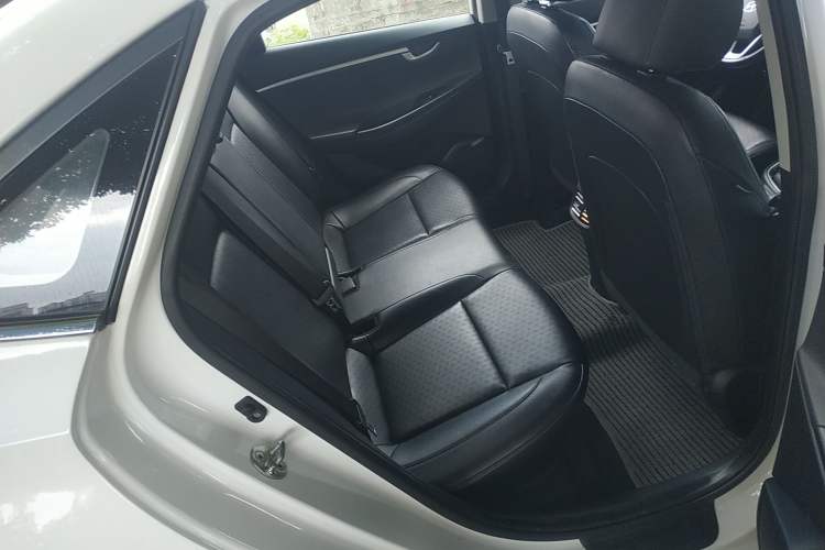 Used Hyundai Celesta 2017 1.6L Automatic Yueshin Edition DLX Right Rear Seat
