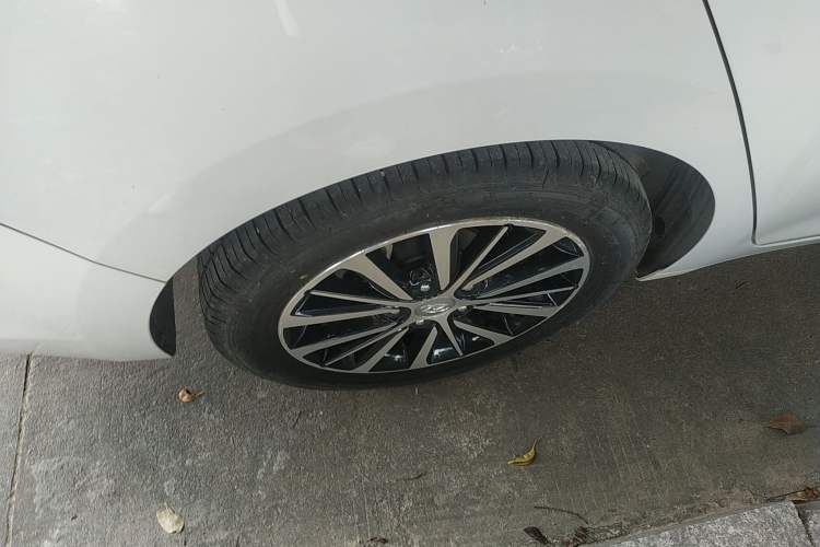 Used Hyundai Celesta 2017 1.6L Automatic Yueshin Edition DLX Right Rear Wheel Hub