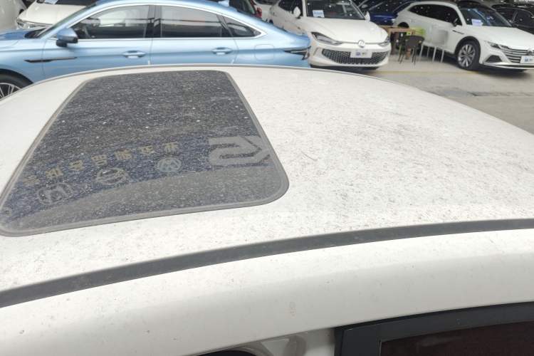 Used Hyundai Celesta 2017 1.6L Automatic Enjoyment Version GLS Roof