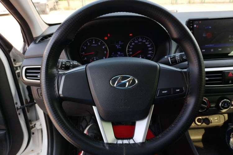 Used Hyundai Celesta 2017 1.6L Manual GL Delight Edition Steering Wheel
