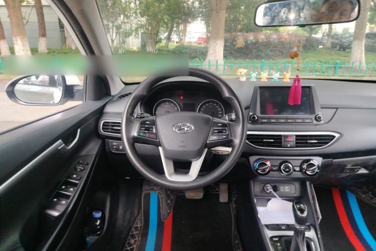 Used Hyundai Celesta 2017 1.6L Automatic Enjoyment Version GLS Steering Wheel