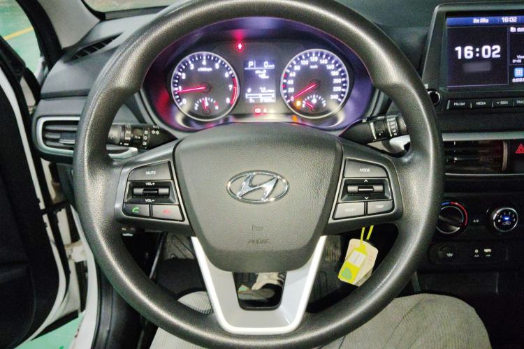 Used Hyundai Celesta 2017 1.6L Automatic Enjoyment Version GLS Steering Wheel