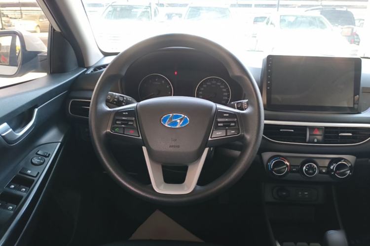 Used Hyundai Celesta 2017 1.6L Manual Enjoyment Edition GLS Steering Wheel