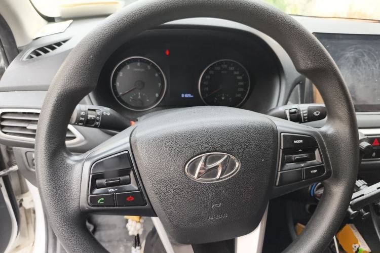 Used Hyundai Celesta 2017 1.6L Manual Enjoyment Edition GLS Steering Wheel