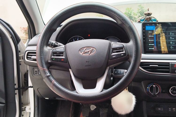 Used Hyundai Celesta 2017 1.6L Manual Enjoyment Edition GLS Steering Wheel