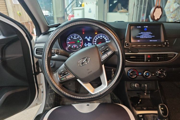 Used Hyundai Celesta 2017 1.6L Automatic Enjoyment Version GLS Steering Wheel