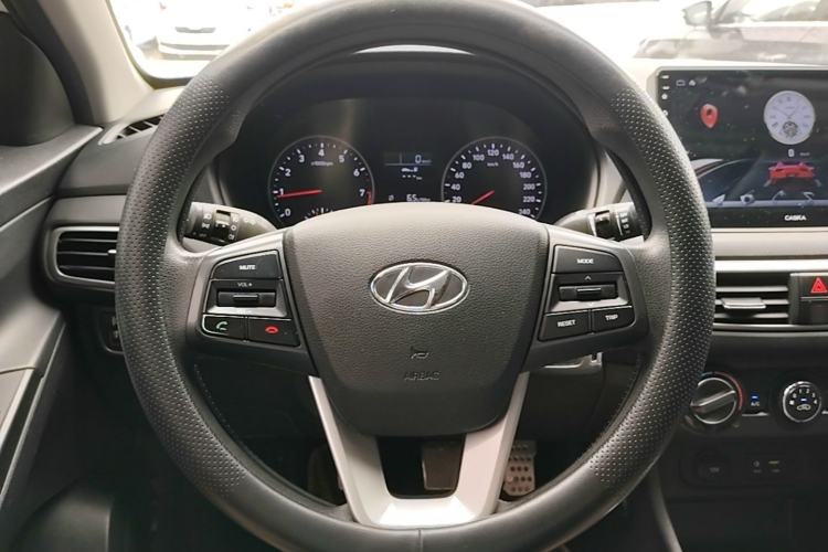 Used Hyundai Celesta 2017 1.6L Manual Enjoyment Edition GLS Steering Wheel