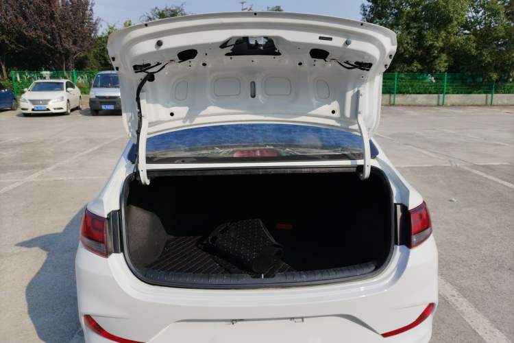 Used Hyundai Celesta 2017 1.6L Manual GL Delight Edition Trunk