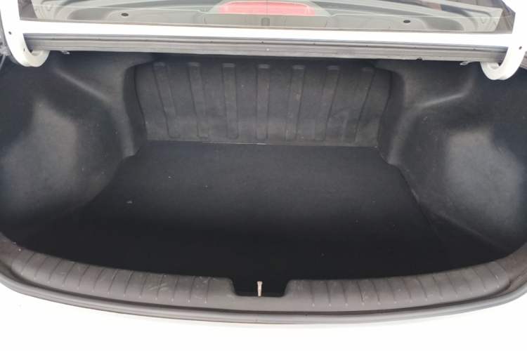 Used Hyundai Celesta 2017 1.6L Manual Enjoyment Edition GLS Trunk