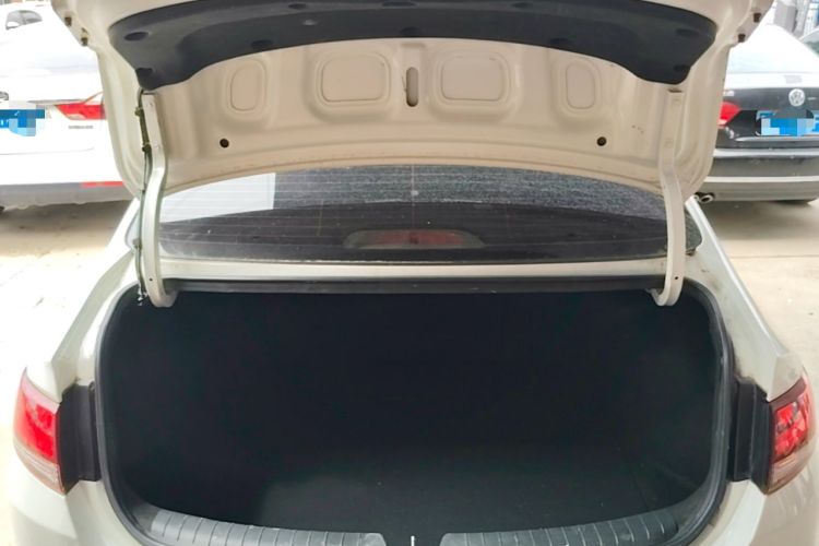 Used Hyundai Celesta 2017 1.6L Manual Enjoyment Edition GLS Trunk