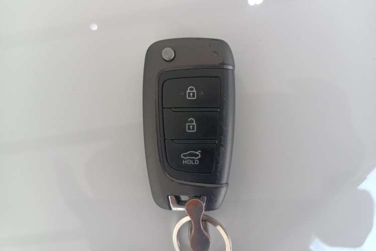 Used Hyundai Celesta 2017 1.6L Manual Enjoyment Edition GLS Vehicle Key