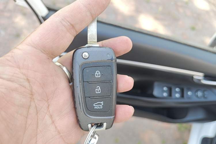 Used Hyundai Celesta 2017 1.6L Automatic Enjoyment Version GLS Vehicle Key