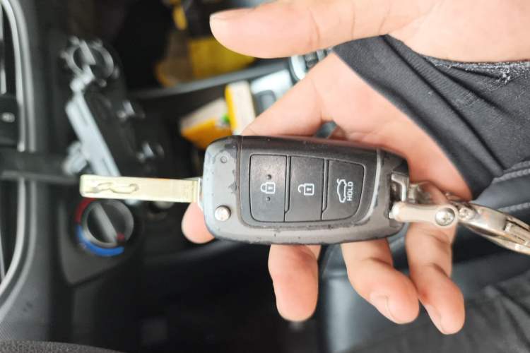 Used Hyundai Celesta 2017 1.6L Manual Enjoyment Edition GLS Vehicle Key